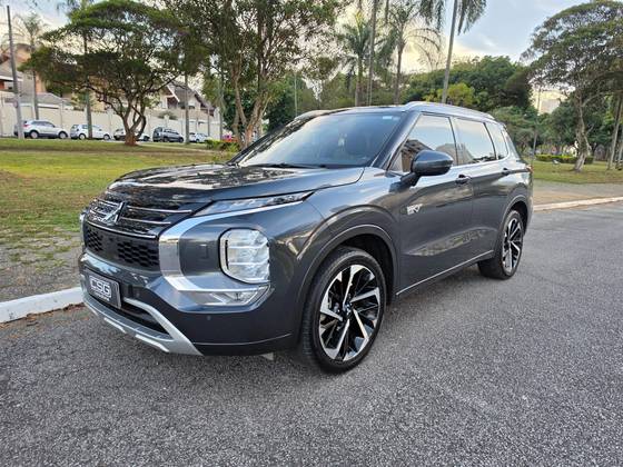 MITSUBISHI OUTLANDER 2.4 PHEV SIGNATURE S-AWC DHT MITSUBISHI OUTLANDER 2.4 PHEV SIGNATURE S-AWC DHT